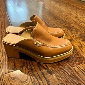 Bernardo Sofia Leather Clogs size 7.5